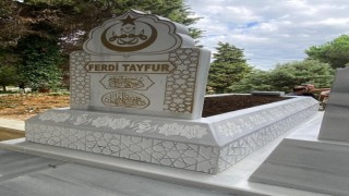 MHP Lideri Bahçeli, Ferdi Tayfurun kabrini yaptırdı