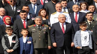 Milli Savunma Bakanı Güler: PKK ve iktisatlı tüm gruplar yapılan çağrı ve alınan fesih kararı kapsamında derhal tüm terör faaliyetlerine son vermeli