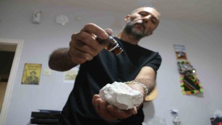 Mineraller ve endemik bitkileri harmanladı, Sivasın kokularını tablete sığdırdı