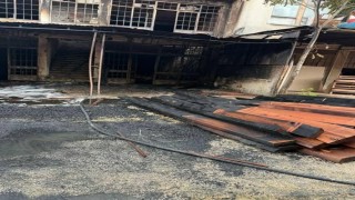 Mobilya imalathanesi alev alev yandı