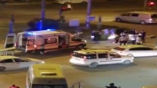 Motosiklet ile otomobil çarpıştı: 3 yaralı