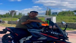 Motosiklet traktöre arkadan çarptı: 1 ölü