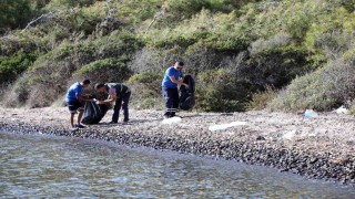 Muğla Büyükşehirden araç ulaşımı olmayan koylarda temizlik