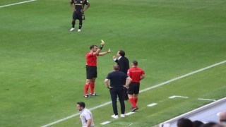 Muhammed Türkmen yine kırmızı kart gördü