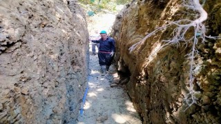 Muhtar ve köylülerin desteğiyle iki mahalle suyuna kavuştu