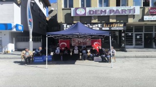 Muşta ailelerin DEM Parti önündeki eylemi sürüyor