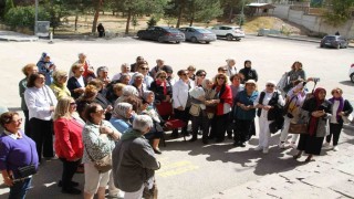Nenehatun Kız Anadolu Lisesinin yarım asırlık mezunları bir araya geldi