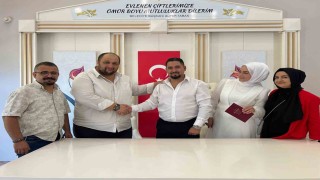 Nikahlarına yetiştiren şoförü şahit yaptılar