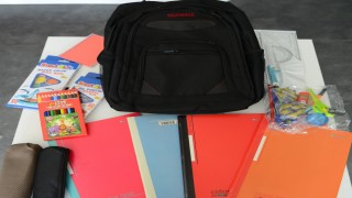 Nilüfer Belediyesinden ihtiyaç sahibi öğrencilere kırtasiye desteği