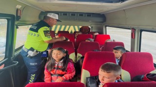 Öğrencilerin güvenliği için emniyet ve trafik tedbirlerini en üst seviyeye çıkarıldı