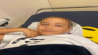 Okul bahçesinde bayrak direği öğrencilerin üzerine devrildi: 1 çocuk yaralandı