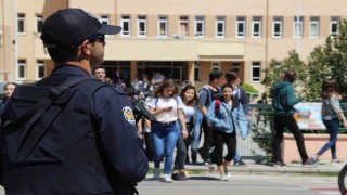 Okul önlerinde polis denetimleri başladı