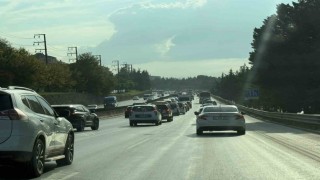 Okullar açıldı trafik yine felç oldu