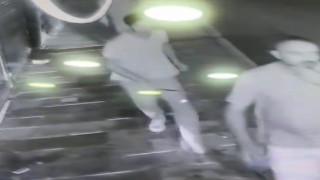 Ölümle biten bıçaklı saldırı güvenlik kamerasına yansıdı