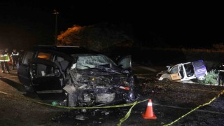 Orduda 2 hafif ticari araç kafa kafaya çarpıştı: 1 ölü, 2 yaralı