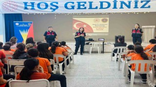 Ortaokul öğrencilerine bir ders de jandarmadan