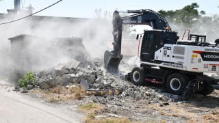 Osmaniye’de Metruk Binalar Yıkılıyor