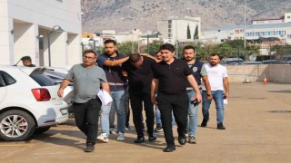 Oto galeriyi tarayan şüpheliler adliyeye sevk edildi