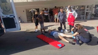 Otomobille çarpışan motosikletli metrelerce savruldu: O anlar kamerada