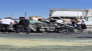 Otomobille kamyonet çarpıştı: 1i ağır 5 yaralı