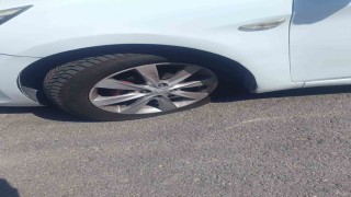 Otomobillerin lastiklerine zarar veren şahıs kameralara yakalandı