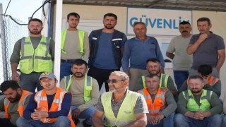 Otoyol şantiyesinde işçi krizi: Maaşlarını alamayınca oturma eylemi başlattılar