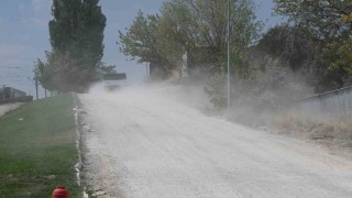 (ÖZEL) Baksandaki alt yapı çalışmaları sonrası yollar toz duman