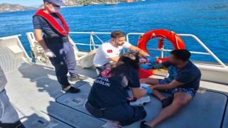 Özel teknede yaralanan vatandaşa Sahil Güvenlik tıbbi tahliye