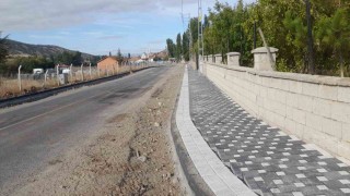 Özükavak Belediyesinden Şeyhyakup Caddesinde kaldırım düzenlemesi