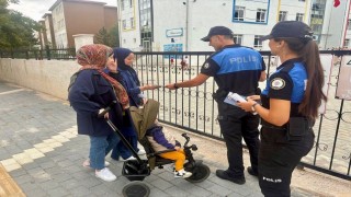 Polislerden velilere güvenli eğitim bilgilendirmesi