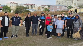 Polisten vatandaşa broşürlü uyarı