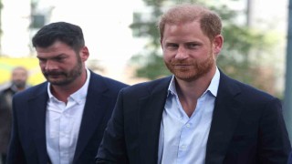 Prens Harry, 18 ay aradan sonra babası Kral III. Charles ile görüştü