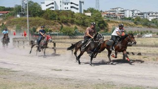 Rahvan atları Gölcükte birincilik için koştu
