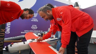 Rektör Akkaya, TEKNOFEST İstanbulda bilim ve teknoloji tutkunlarıyla buluştu