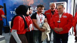 Rektör Altun, TEKNOFESTte teknoloji tutkunları ile buluştu