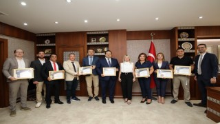 Rektör Özkan, buluşlarıyla ödül alan öğretim üyelerini tebrik etti