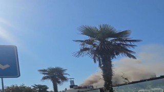 Restoranın çatısından yükselen dumanlar paniğe neden oldu