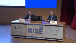 RISE-Uluslararası Araştırma, Yenilik, Cerrahi ve Eğitim Kongresinde robotik cerrahi ve cerrahinin geleceği masaya yatırıldı
