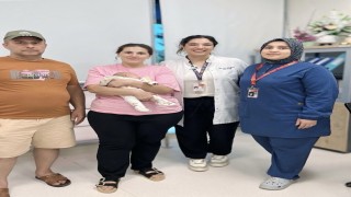 Riskli gebeliği bulunan anne sağlıklı şekilde bebeğini dünyaya getirdi