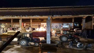 Sabah pazar yeri, gece düğün salonu olan alan vatandaşları canından bezdirdi