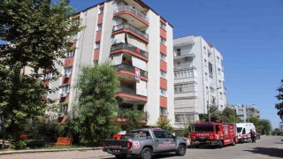 Şalterleri kapattı, yangının önüne geçti