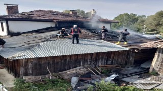 Samanlıkta çıkan yangın konağı küle çeviriyordu