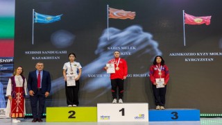 Sancaktepenin gururu Melek Şahin dünya şampiyonu oldu