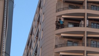 Şanlıurfada binanın 8inci katındaki tehlikeli çalışma yürekleri ağza getirdi