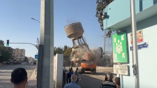 Şanlıurfada evlenmek ya da iş isteyenlerin çıktığı yarım asırlık su kulesi yıkıldı