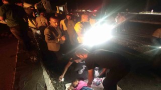 Şanlıurfada minibüs ile otomobil çarpıştı: 1 ölü, 5 yaralı