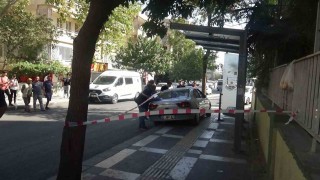 Şanlıurfada otomobil durakta bekleyenlere çarptı: 1 öğrenci öldü, 3 kişi yaralandı