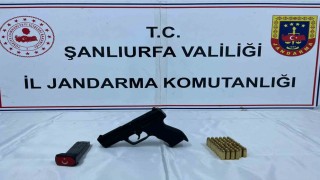 Şanlıurfada ruhsatsız silah ve uyuşturucu operasyonu: 8 gözaltı