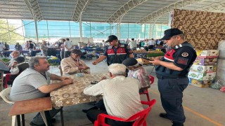 Semt pazarında vatandaşlara dolandırıcılık uyarısı