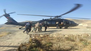 Siirtte jandarma helikopteri, iş kazası geçiren vatandaşı hastaneye taşıdı